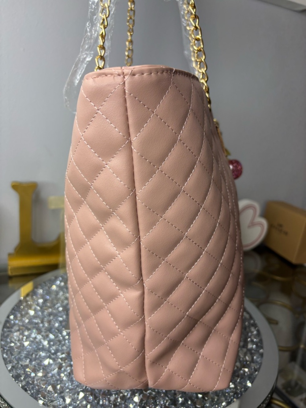 Badgley Mischka quilted chain strap tote bag in blush NWT - Picture 7 of 14